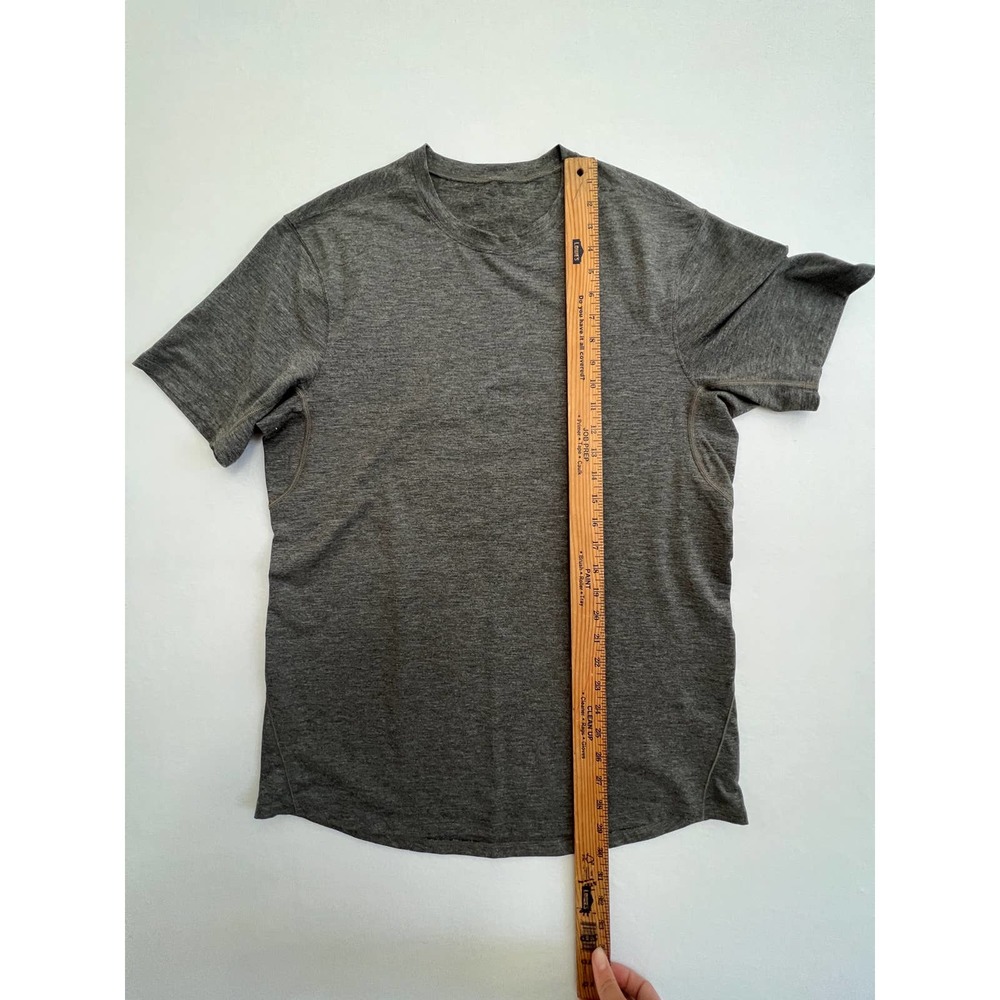 Lululemon Men’s Heathered Gray Short Sleeve Shirt Size L - Picture 4 of 5